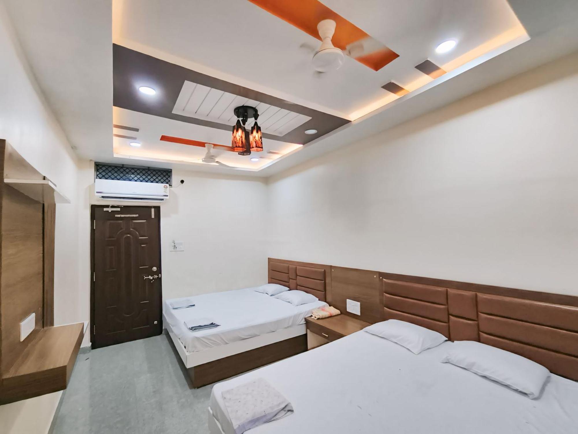 Shree Trilokeshwar Guesthouse Ujjain Exterior photo